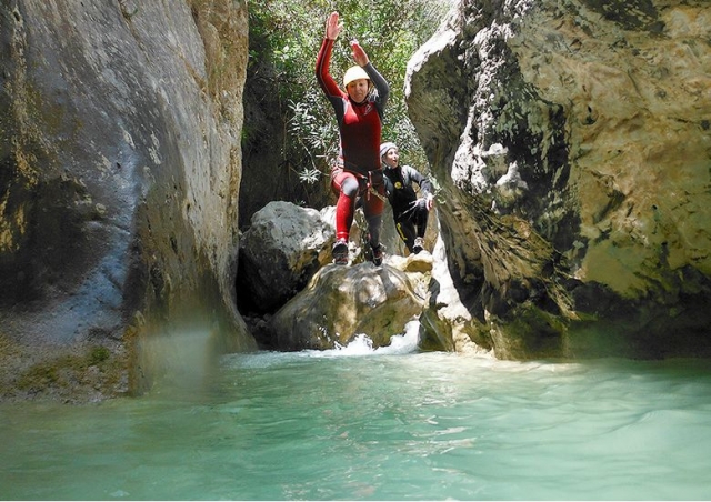 Barranquismo Tronkos y Barrancos.Deportes de Aventura
